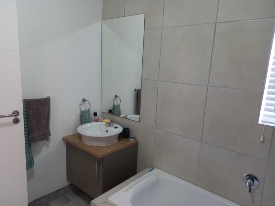 To Let 3 Bedroom Property for Rent in Mooikloof Country Estate Western Cape